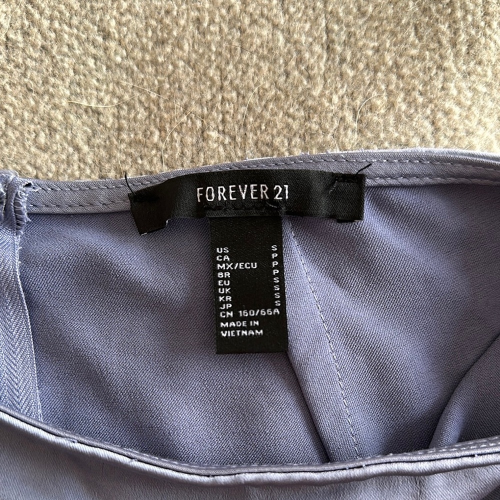 Forever 21 Lilac Grey Satin Mini Skirt - Picture 2 of 4